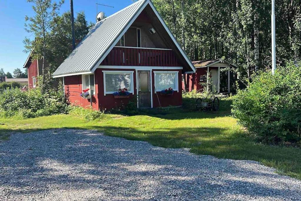Adorable 1-Bedroom Cottage/Guesthouse In Kittilae Екстериор снимка